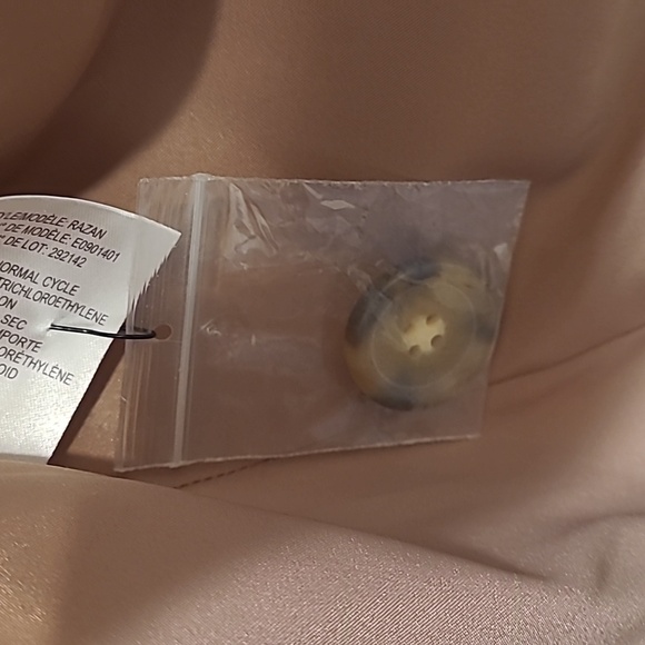 Nwot Theory camel color coat. - Picture 5 of 9